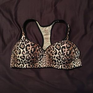 Victoria’s Secret sports bra ❤️